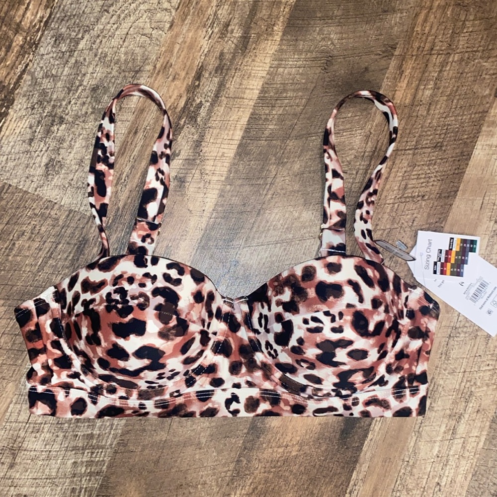 Reduced! NWT Leopard print bikini top only size small 4-6